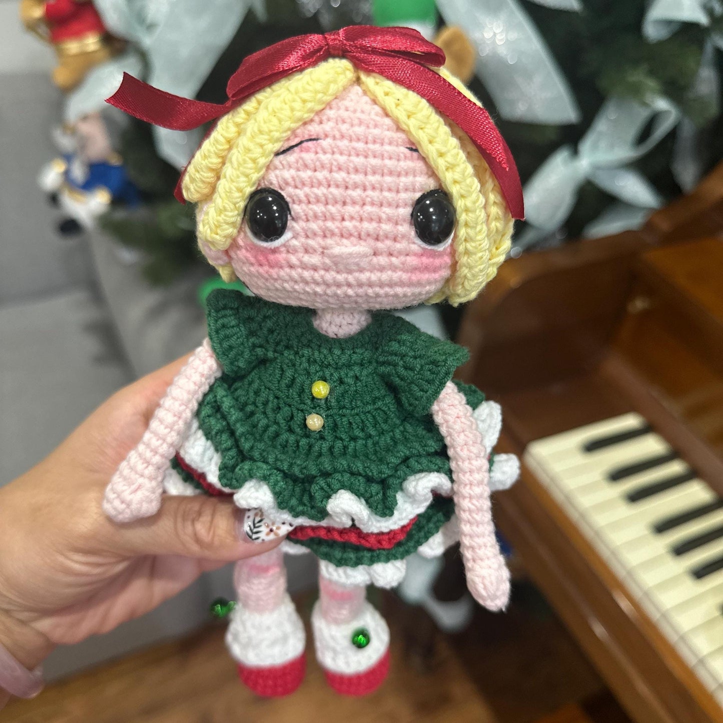 Mini Crochet Doll D21