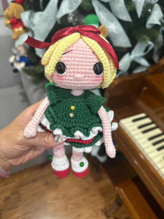 Mini Crochet Doll D21